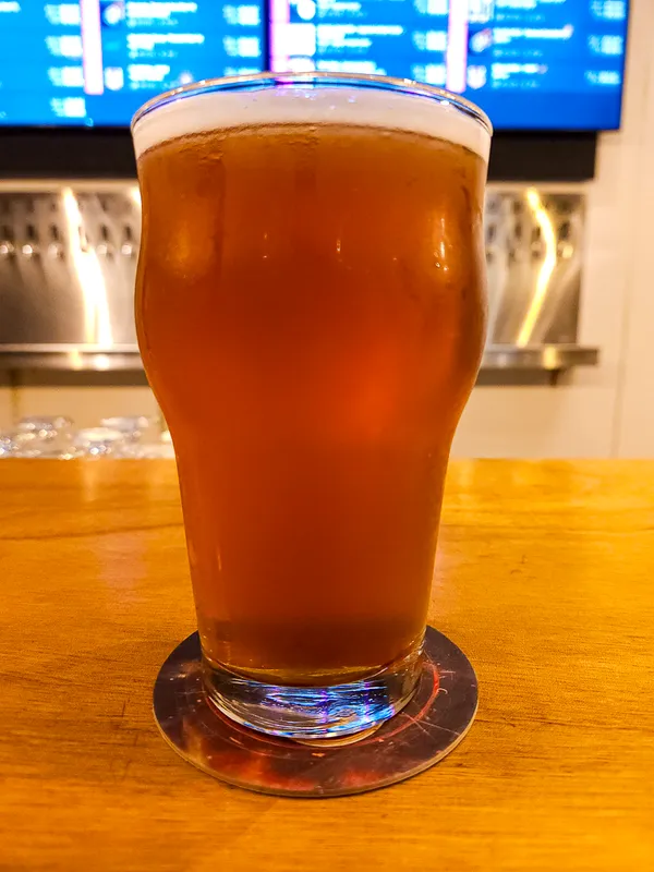 Chope artesanal no balcão